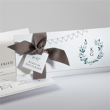 Hochzeitseinladung blätterkranz mit farbenspiel