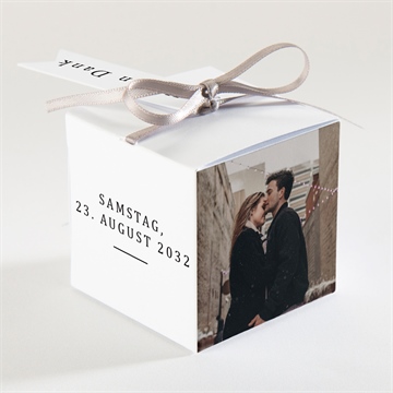 Geschenkbox Hochzeit vor dem objektiv - Vue 2