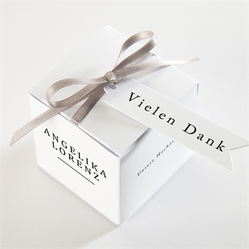 Geschenkbox Hochzeit vor dem objektiv - vue 3