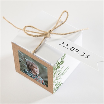 Geschenkbox Kommunion pflanzenillustration - Vue 3