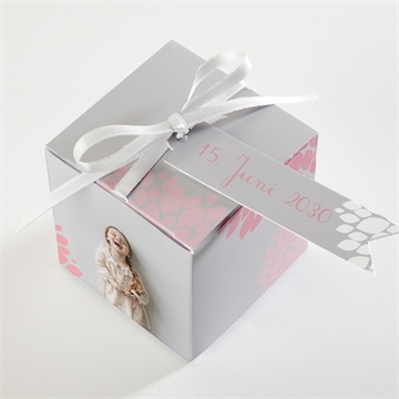 Geschenkbox Kommunion taube mit blumen - vue 3