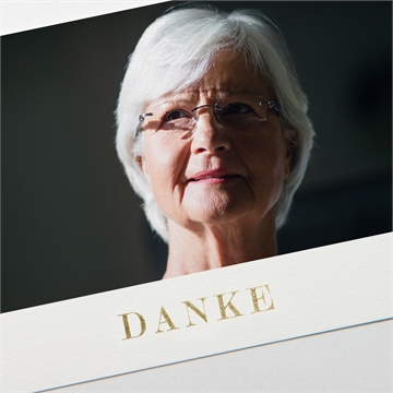 Trauerdanksagung in erinnerung - gold - Vue 3