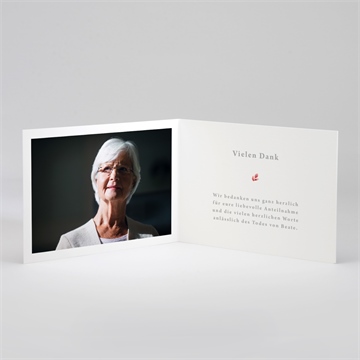 Trauerdanksagung rotes blumenbeet - klappkarte - Vue 2